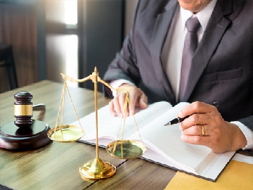 工伤劳动仲裁多久结案成功：流程解析与时间预估